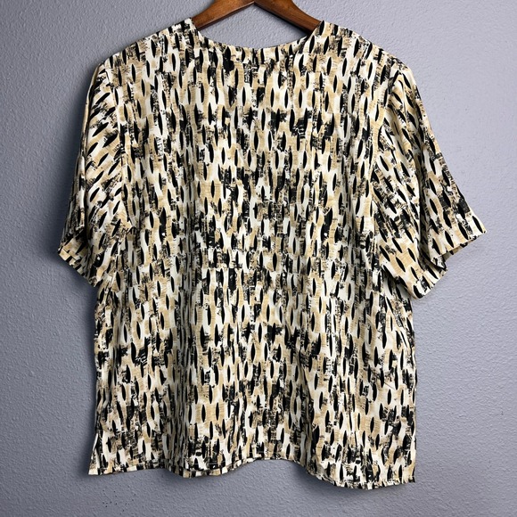 Jordan Abstract Artsy Print Top Blouse Short Sleeve Beige Black Womens Size L - Picture 1 of 9